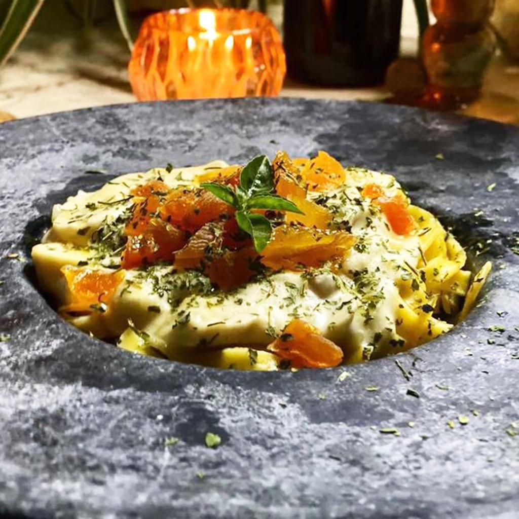 Prato De Pedra Sabão Para Risoto Formato Chapeu Invertido